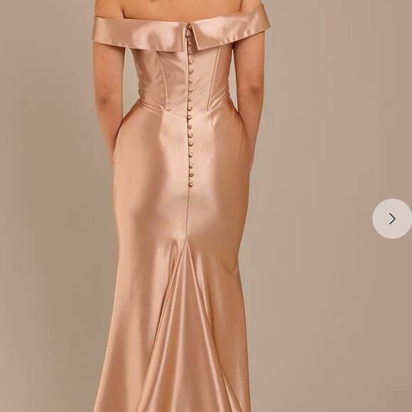 Unopened David's Bridal Galina Signature Sculpting Satin Off-the-Shoulder Dress - Picture 3 of 5